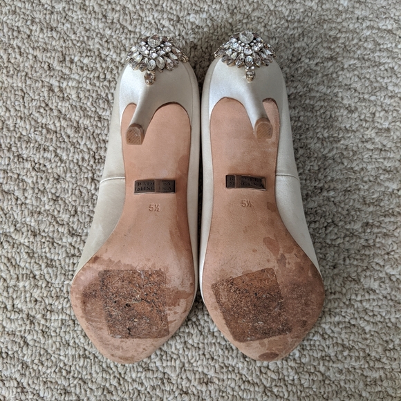 Badgley Mischka open toe wedding pump - Picture 4 of 10